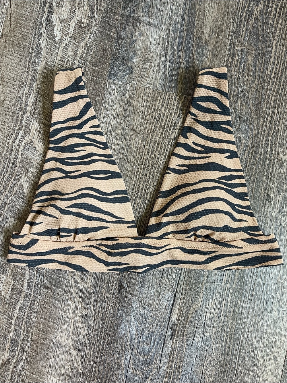 NWOT Aerie triangle wide strap animal print bikini top